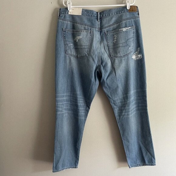 American Eagle 18 Light Wash Distressed Button Fly Hi-Rise Girlfriend Jean NWT - Picture 7 of 15